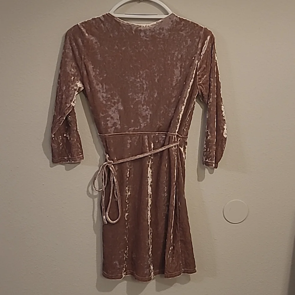 Tobi Wrap Dress - Picture 5 of 5